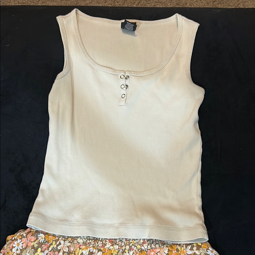 Gents Cream Sleeveless Fitted Tank Top